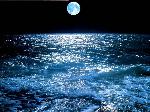 Wallpaper Luna piena sul mare